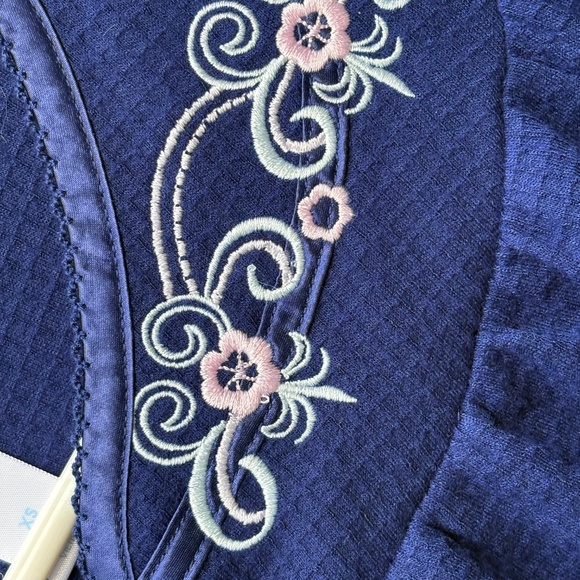 2 Adonna Sleepwear Viking Snap front Short Sleeve Robes Blue & Pink.  XS - Picture 3 of 9